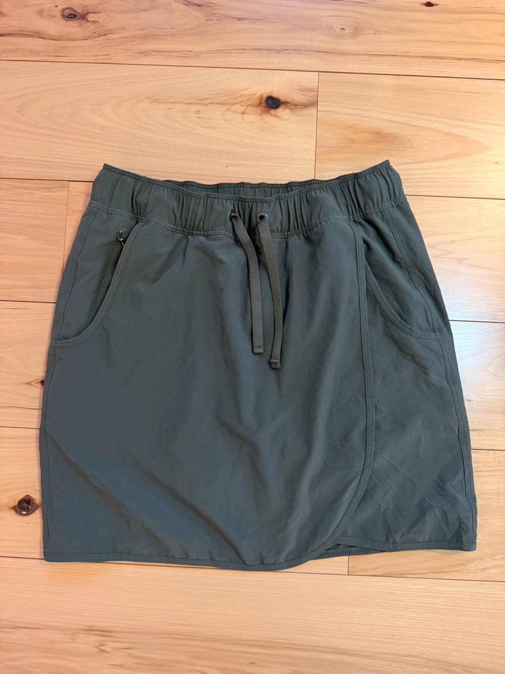Patagonia Basin Green Fleetwith Skort Size XS - Picture 3 of 7